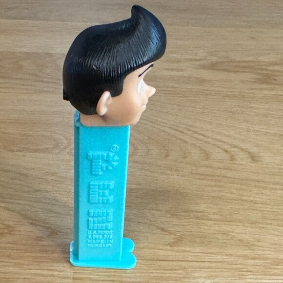 PEZ Candy Dispenser Meet the Robinsons Wilbur, Loose, Blue Stem, Hungary, 2007 - Picture 4 of 16